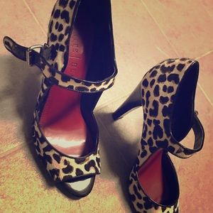 NEVER WORN White House | Black Market pump